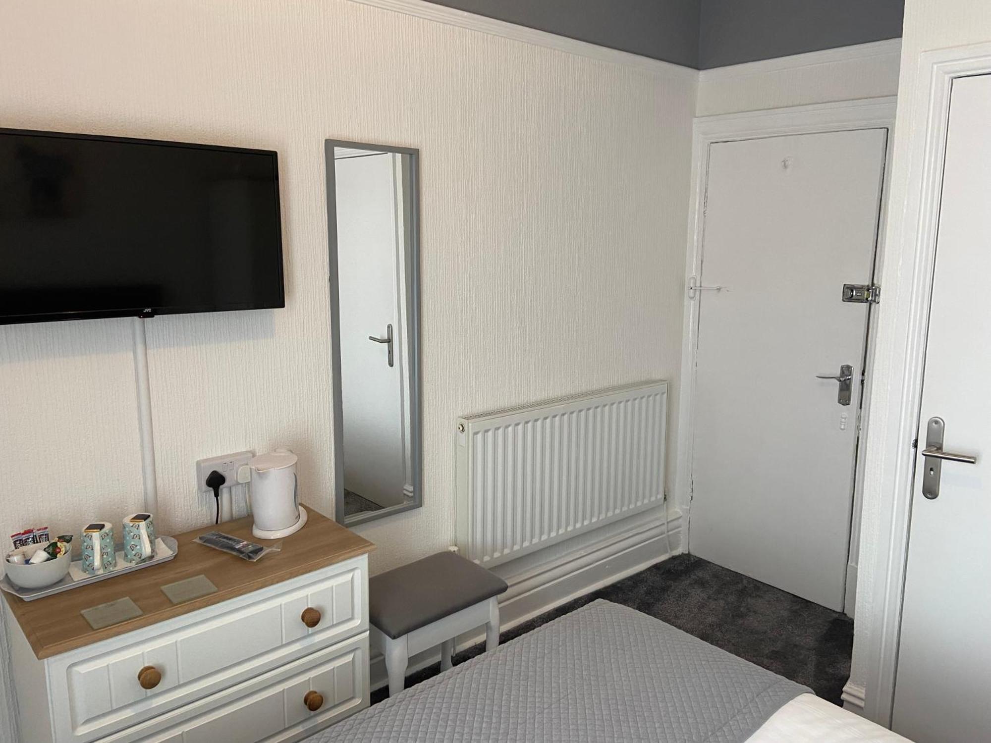The Beechcliffe Hotel - Over 35'S Only Blackpool Buitenkant foto
