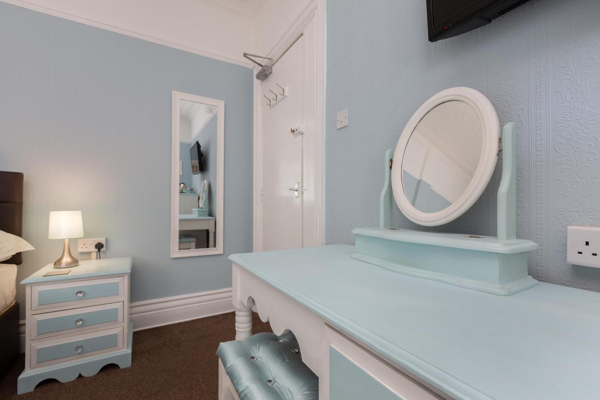 The Beechcliffe Hotel - Over 35'S Only Blackpool Kamer foto